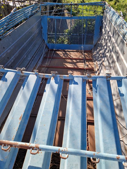 Reboque autocarregante