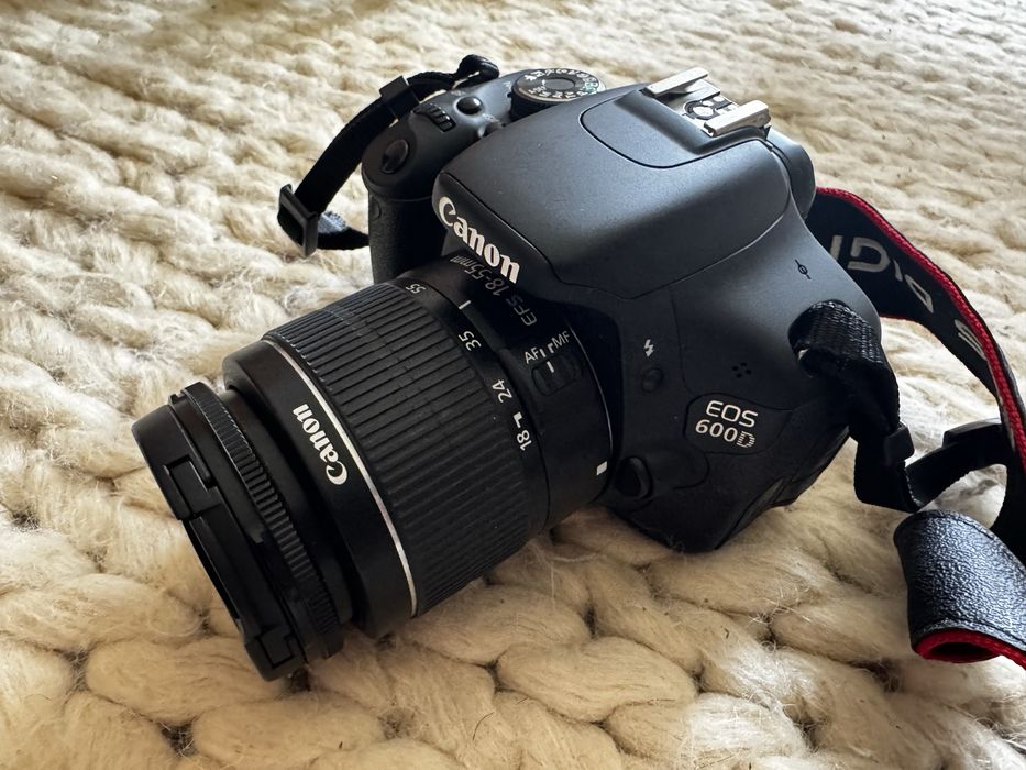 Canon EOS 600D+Objetiva Canon EF-S 18-55mm F3.5-5.6 IS II