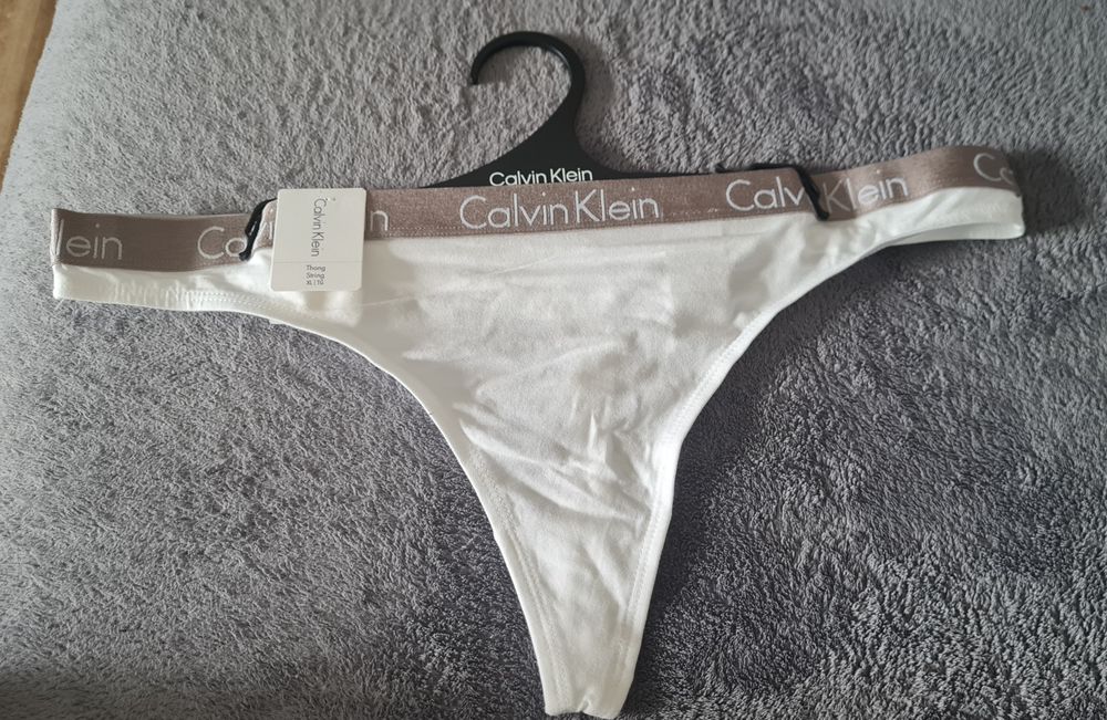 Stringi Calvin Klein L, XL