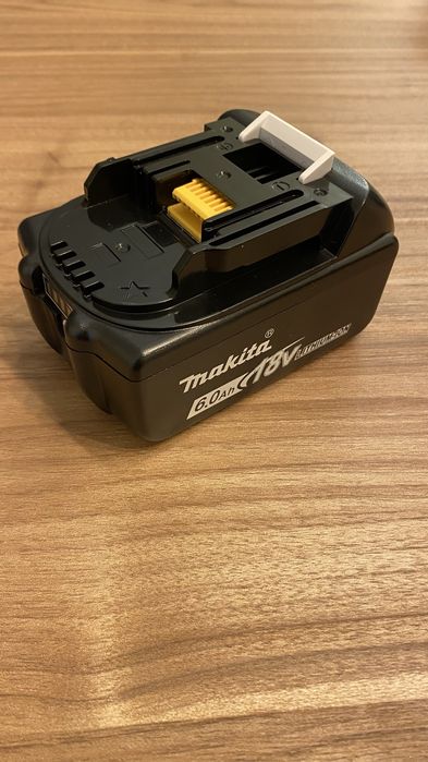 Makita BL1869 lithium ion battery64552108129538120