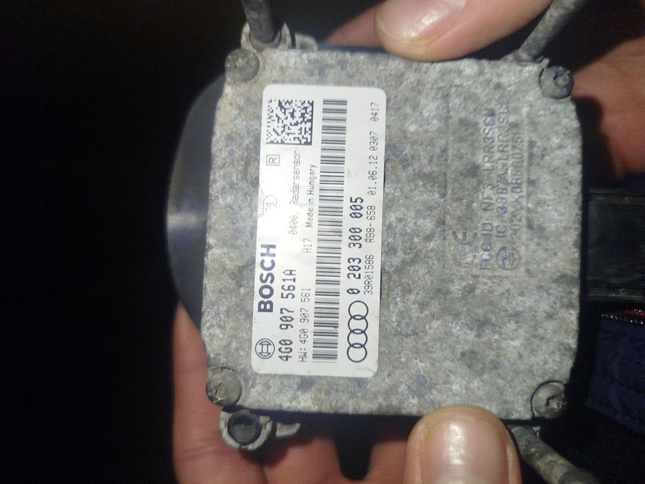 Bosch  Czujnik radarowy do audi