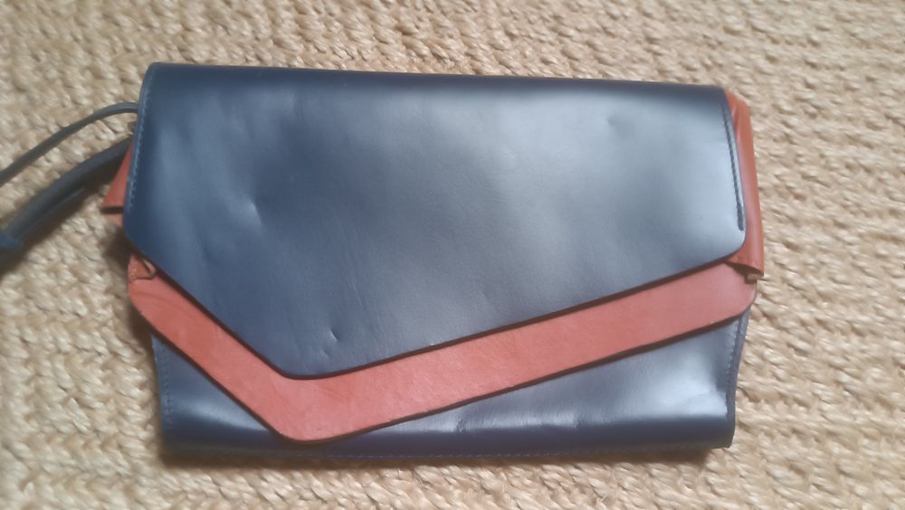 Skórzana kopertówka Zara