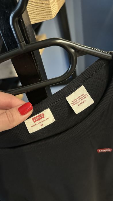 2 лонгсліви чорний і білий Levis xs