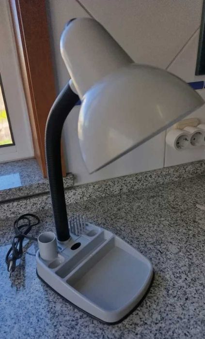 Candeeiro de mesa ajustável