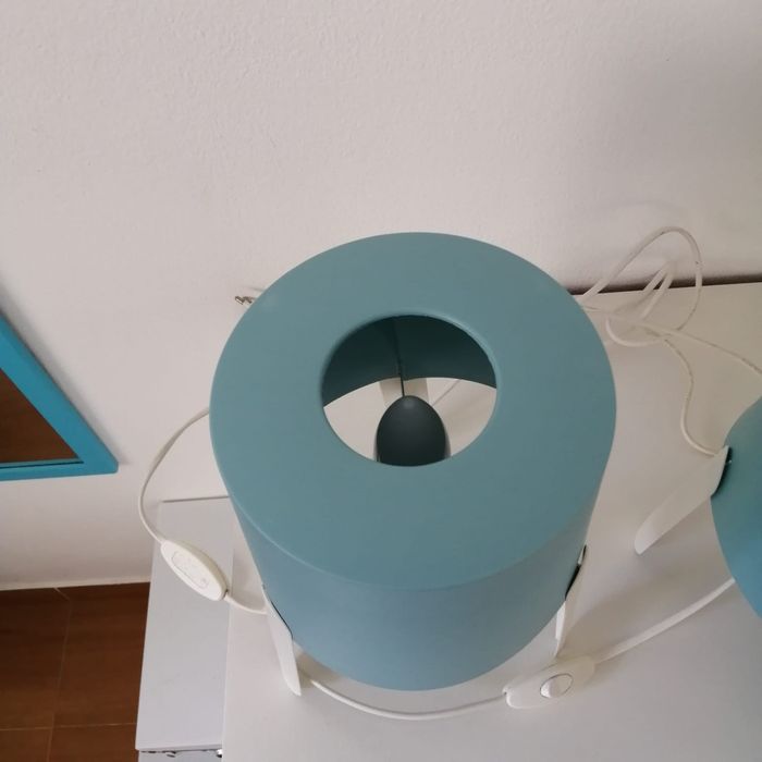 Candeiros mesinhas e comodas..candeiros colchão casal