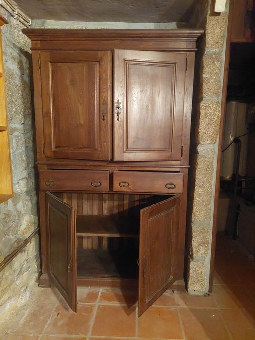 Armário louceiro madeira maciça