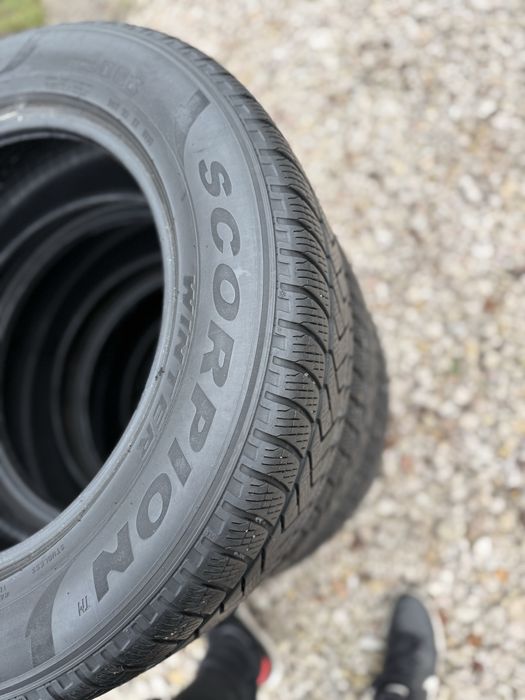 Opony zimowe 215/65/17 R17 Zima R17 Pirelli Scorpion Montaz na mjejscu