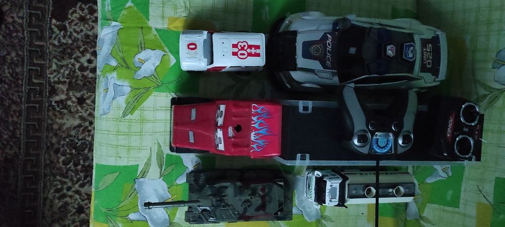 Продам дитячи іграшки.