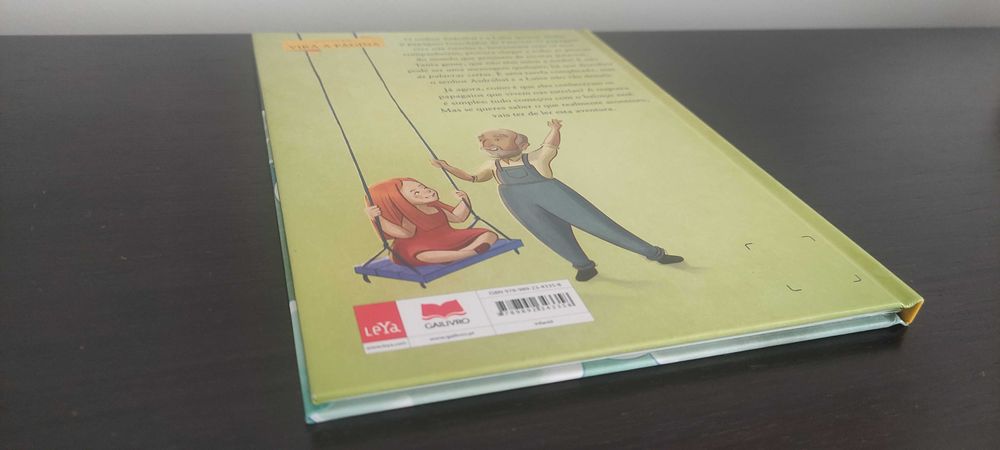 O Baloiço Azul de Rosário Alçada Araújo; Ilustração: Patrícia Furtado