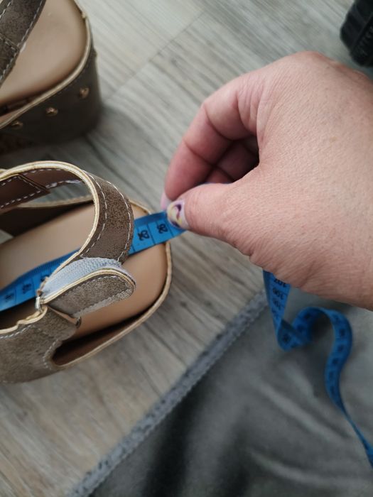 Sprzedam nowe buty nie noszone