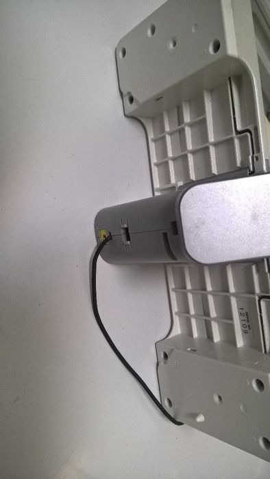 Colunas SONY alimentadas por pilhas AA