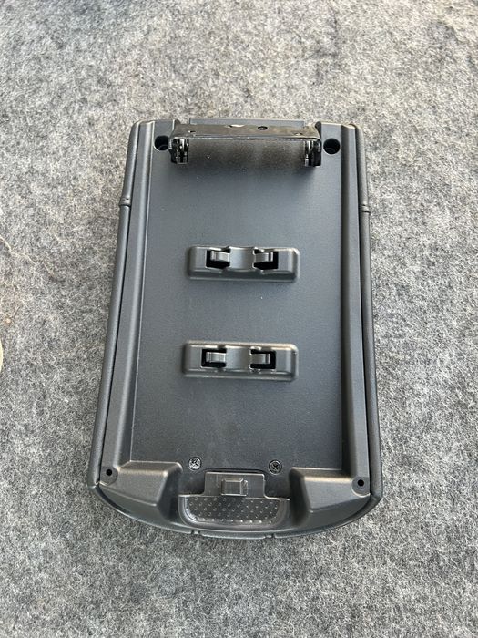 Кришка підлокітника накладка Rogue t32 14-20р оригінал