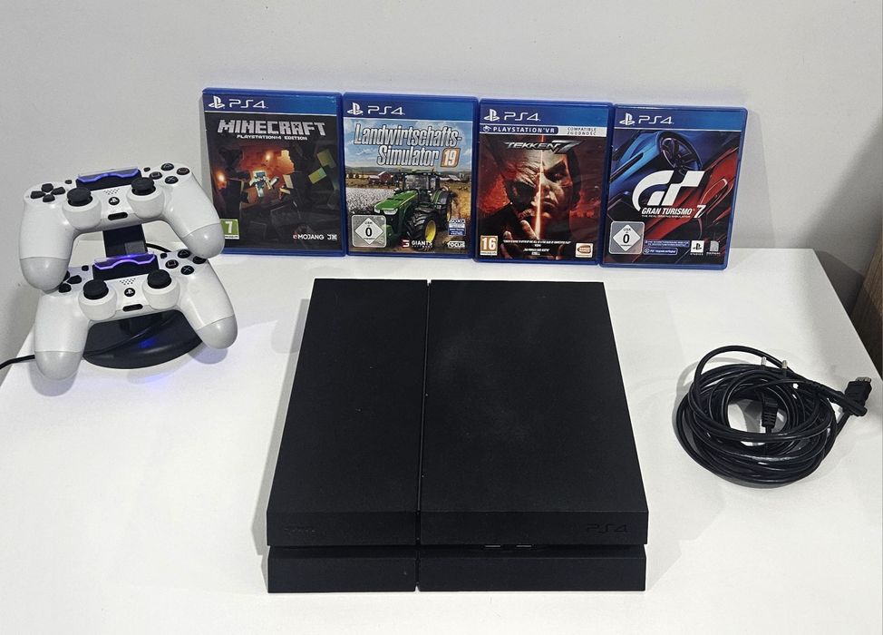 PS4  1Tb  4 gry do wyboru +2 pady I okablowanie