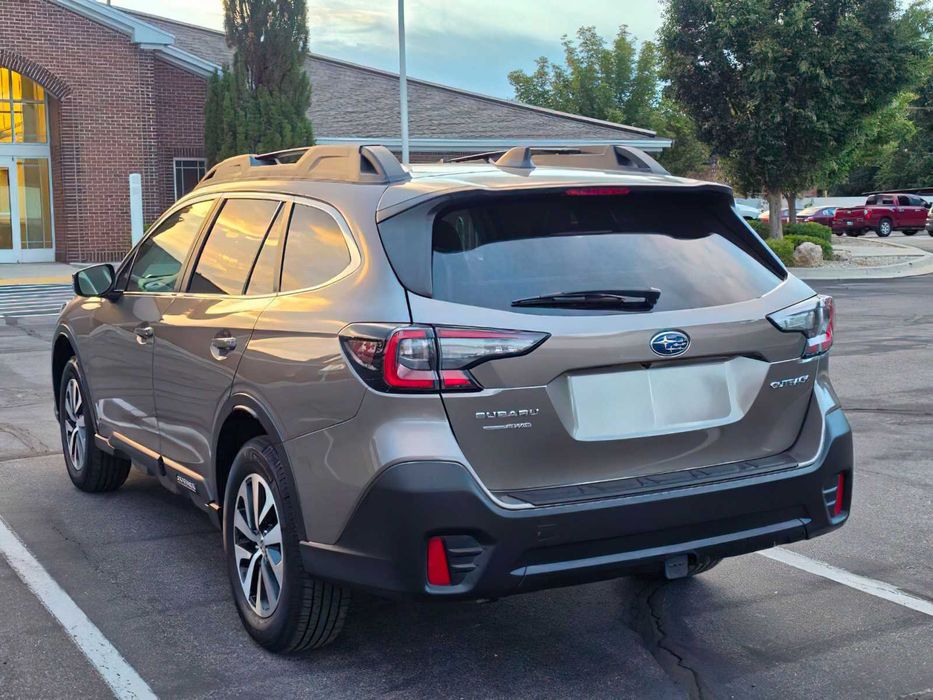 Subaru Outback      2021