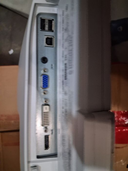 Monitor 19 cali s