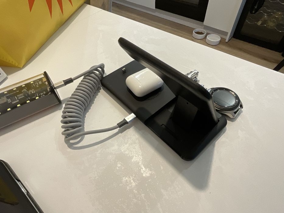 Бездротовий зарядний пристрій док станція 4 in 1 wireless