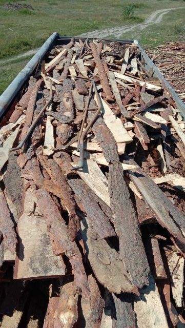 Продам дрова сосна (обрезки строительные)