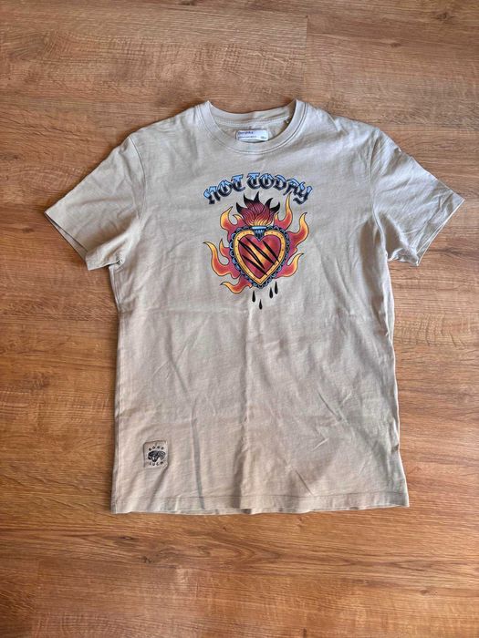 T-shirt z nadrukami Bershka