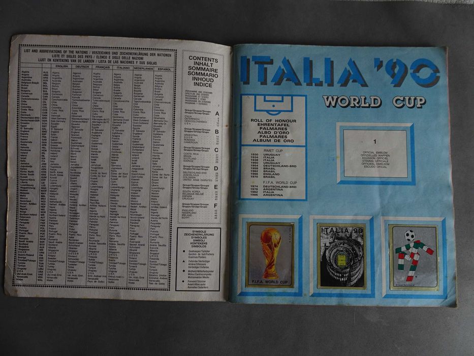 Caderneta de cromos de futebol Itália 90 Panini (faltam 13 cromos)