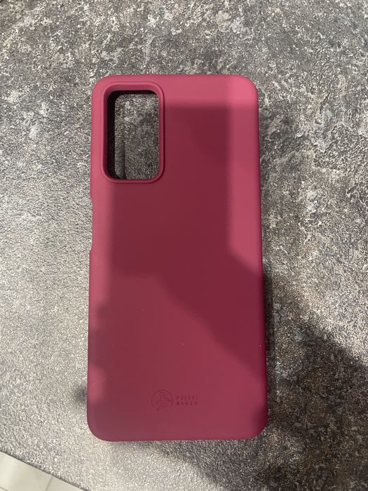 Matowe etui silikonowe