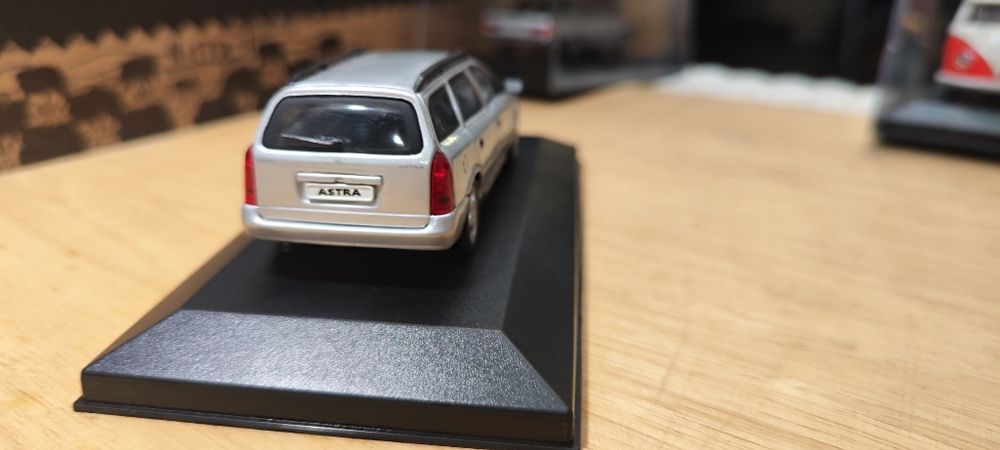 Opel Astra 1:43 schuco
