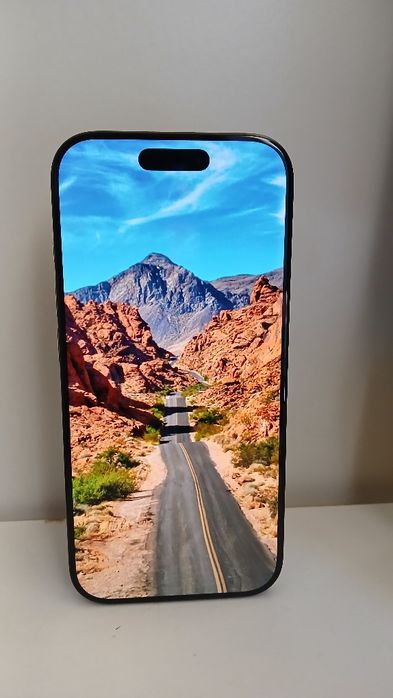 iPhone 16 Pro 256gb (Versão EUA, só eSIM)