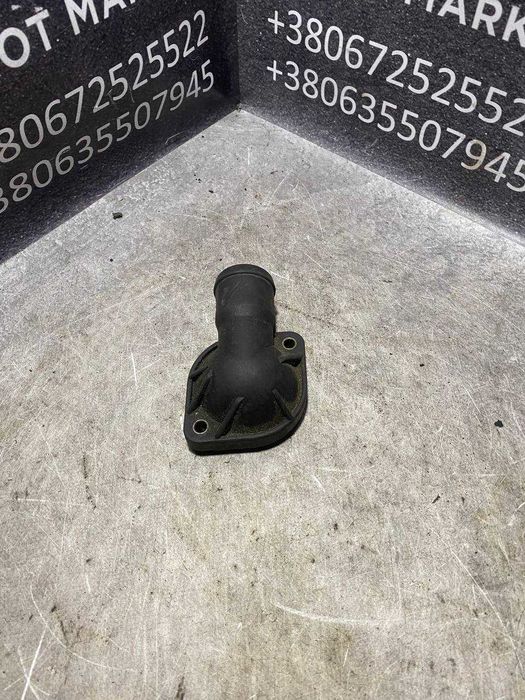 Кришка корпусу термостата Audi 80 100 A6 C4 2.0-2.3  034121121E