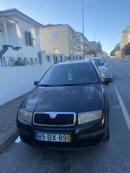 Carro de marca skoda fabia
