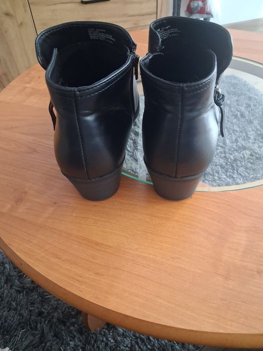 Sprzedam  botki damskie
