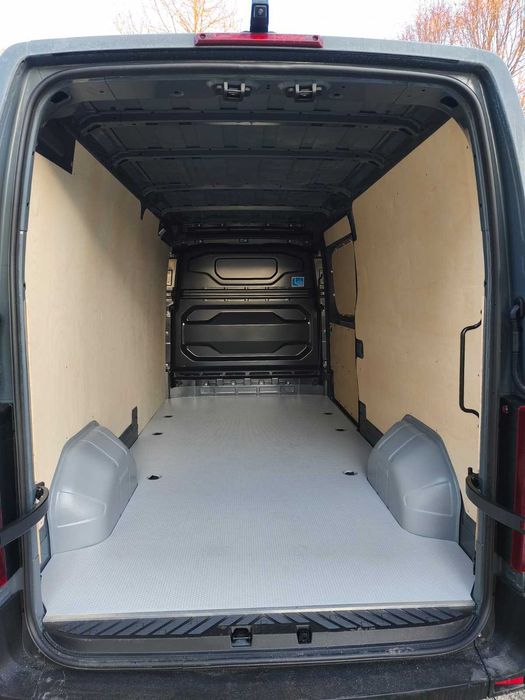 Zabudowa z laminatu do samochodu dostawczego NOWY RENAULT Master L3H2