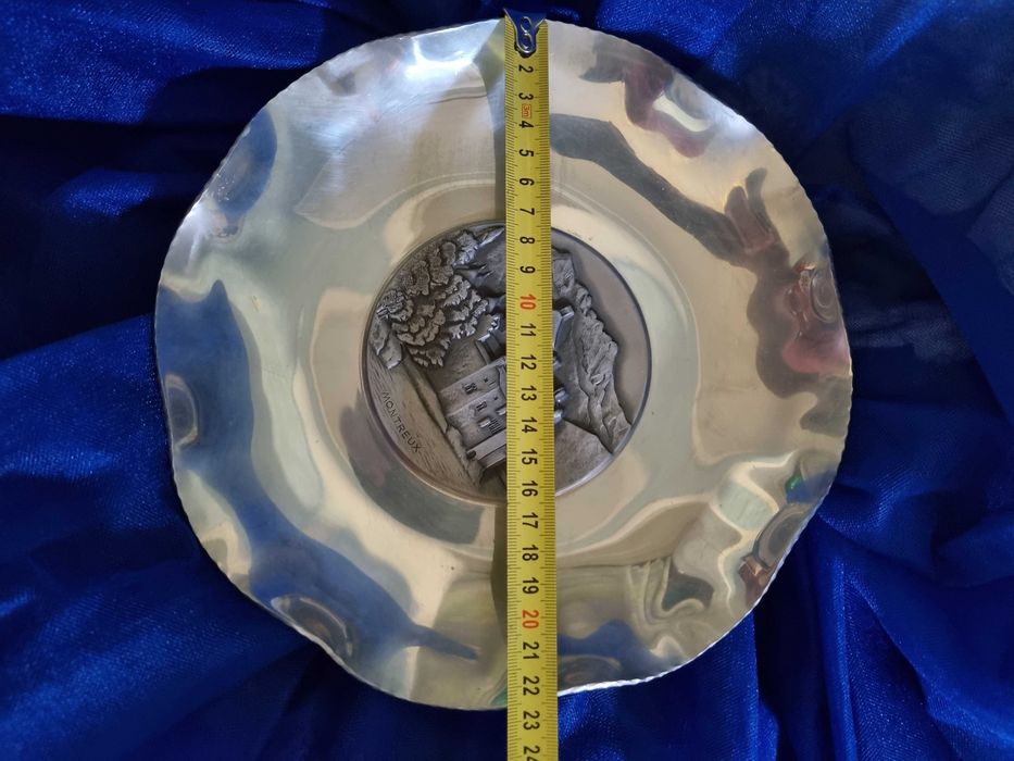 Винтажная сувенирная тарелка Montreux Hand Hammered Plate,Switzerland