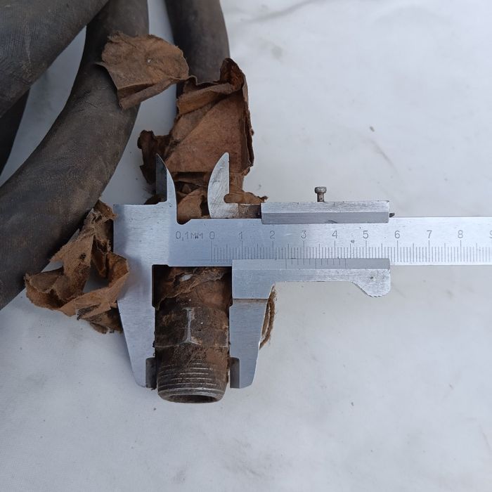 Шланги гидравлические. Длина три метра один.