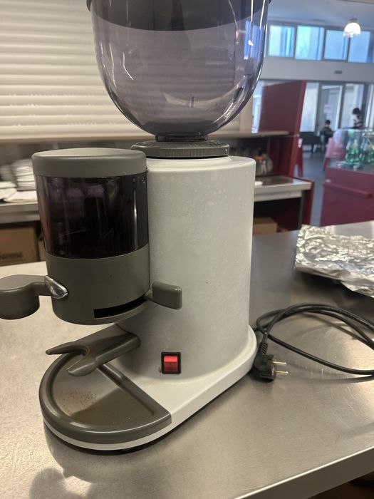 Moinho de café revisionado