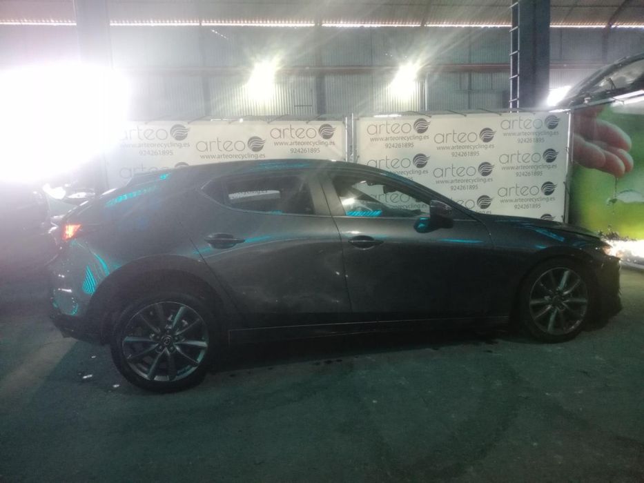 Capô Mazda 3 Berlina Bp