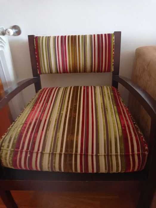 Cadeirão e almofadas