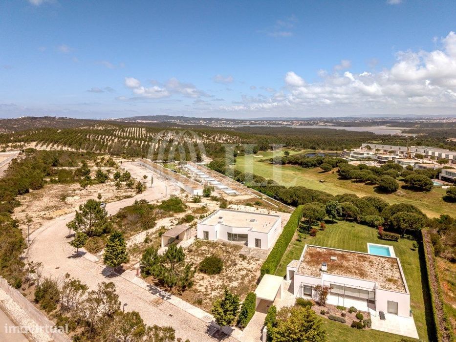Plot for Construction of a T3 Residential Villa in Óbidos