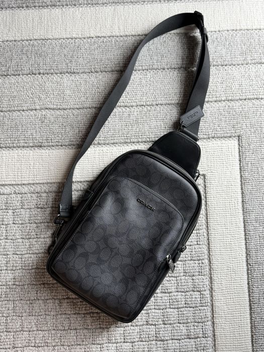Coach Ethan Pack in Signature Canvas. Слинг. Как новый.