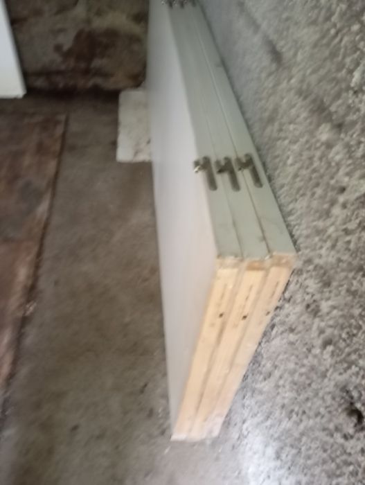 3 portas de madeira branca