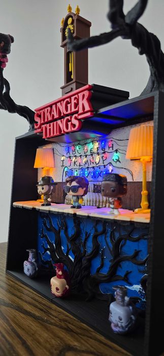 Półka / Stojak - Kinder Joy - ledy - Stranger Things