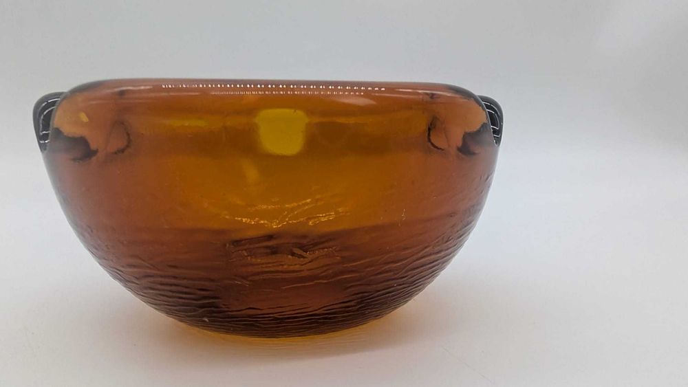 Szklana popielnica bursztynowa z Czechosłowacji