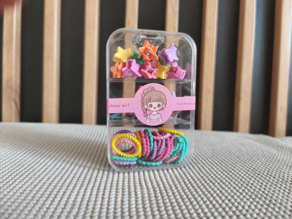 Duży zestaw dodatki akcesoria do włosów spinki gumki żabki nowe