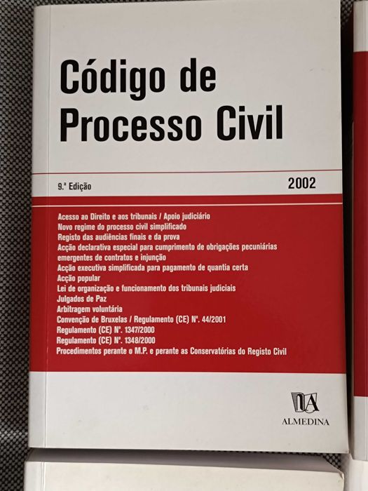 10 Livros de Direito : Códigos em excelente estado