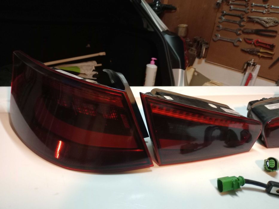 Vendo conjunto de farolins traseiros LED Audi A3