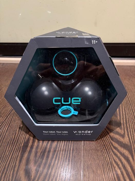 Робот для програмування CUE Robot