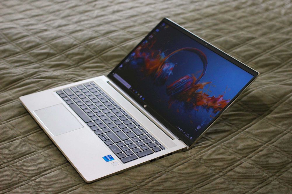 HP 450 G8/2022г/i5-1135G7/Intel Iris Xe 4GB/16GB/SSD256/АКБ5ч/15ipsFHD