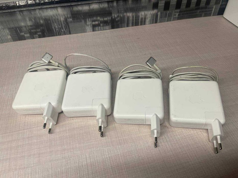 Apple MagSafe 2 85W Power Adapter  A1424