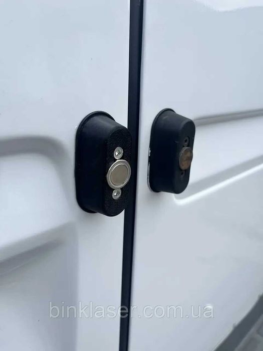 Магніти для задніх дверей Mercedes Sprinter/LT 95-06  (3D друк) ПАРА