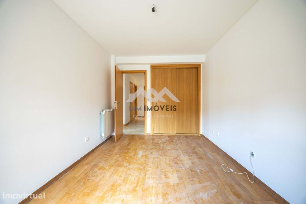 Apartamento T3 | Rio Tinto | Varandas | Condomínio Fechado | Jardim |