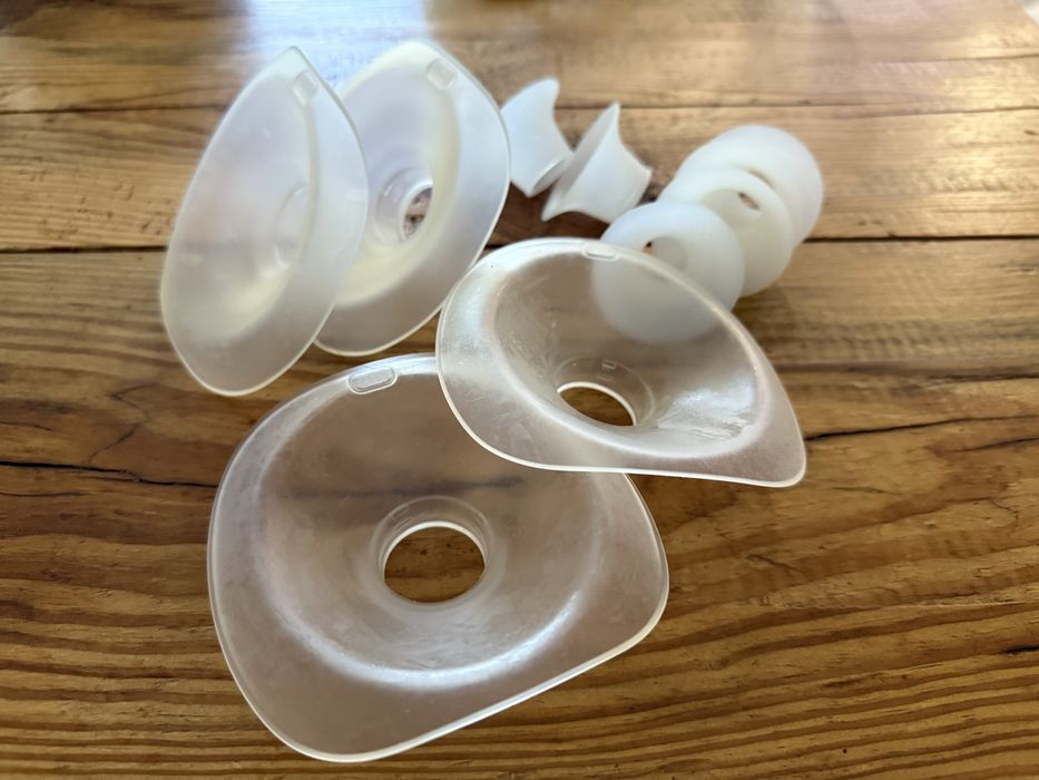 Laktatory x 2 Canpol babies hands-free używane