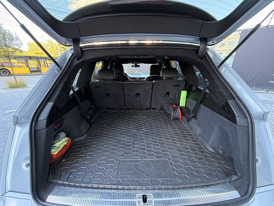 Продам Audi Q7 2016 р